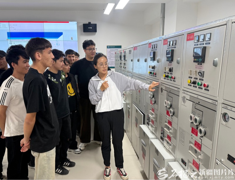 【媒体新职大】石榴云/新疆日报|自治区高职院校产业学院名单公布，新疆职业大学等院校申报的10个产业学院获批立项