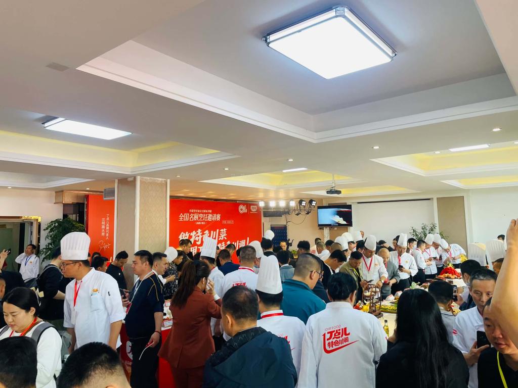 我校承办全国名厨烹饪邀请赛（新疆分赛区）-新疆特色餐饮职业教育联盟