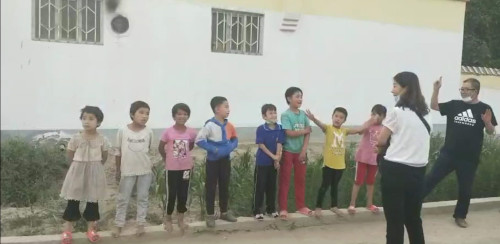 【民族团结一家亲】这个“六一”很特别——我校开展第三轮第二批结亲活动