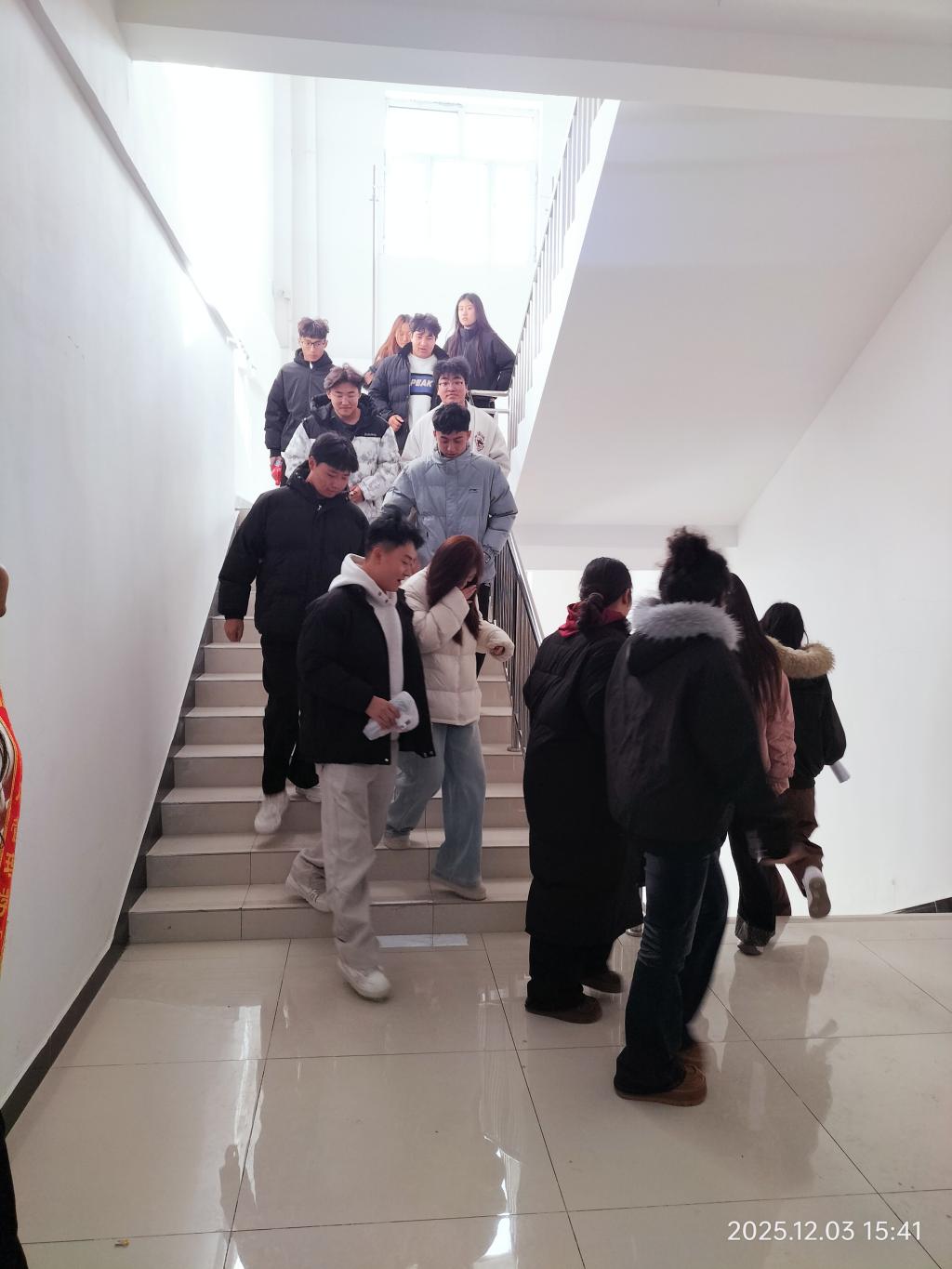以练筑防 安全护航——我校旅游学院开展消防应急演练