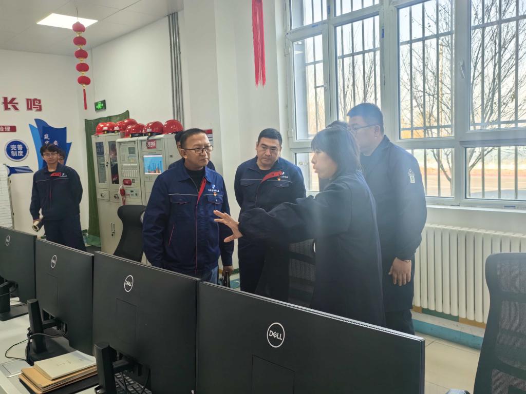 暖心走访送关怀 校企座谈促成长——我校智能制造学院与教务处走访小组赴企业看望实习学生