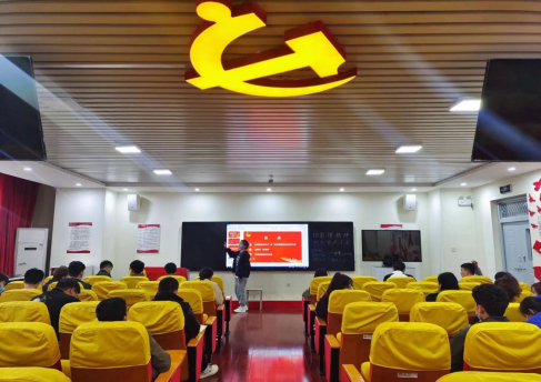 传承雷锋精神争做时代新人——新疆职业大学组织开展“把雷锋精神代代传承下去”主题团日活动