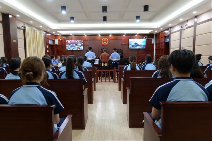 实地观摩庭审 校地协同培养法律人才——马克思主义学院组织法律专业学生赴达坂城区 人民法院开展实践教学活动