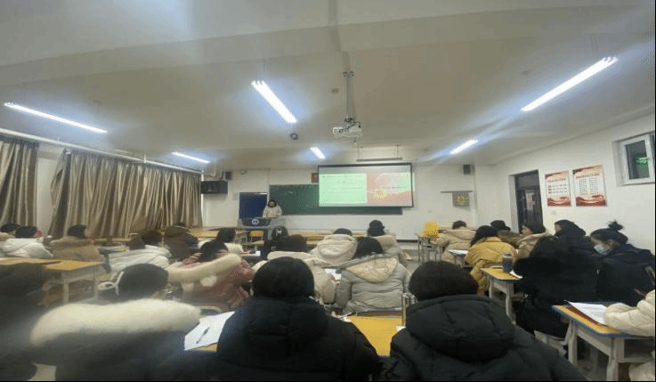 【经典照耀青春讲堂】我校开展当代大学生如何在推进中华民族伟大复兴进程中贡献青春力量主题研讨活动