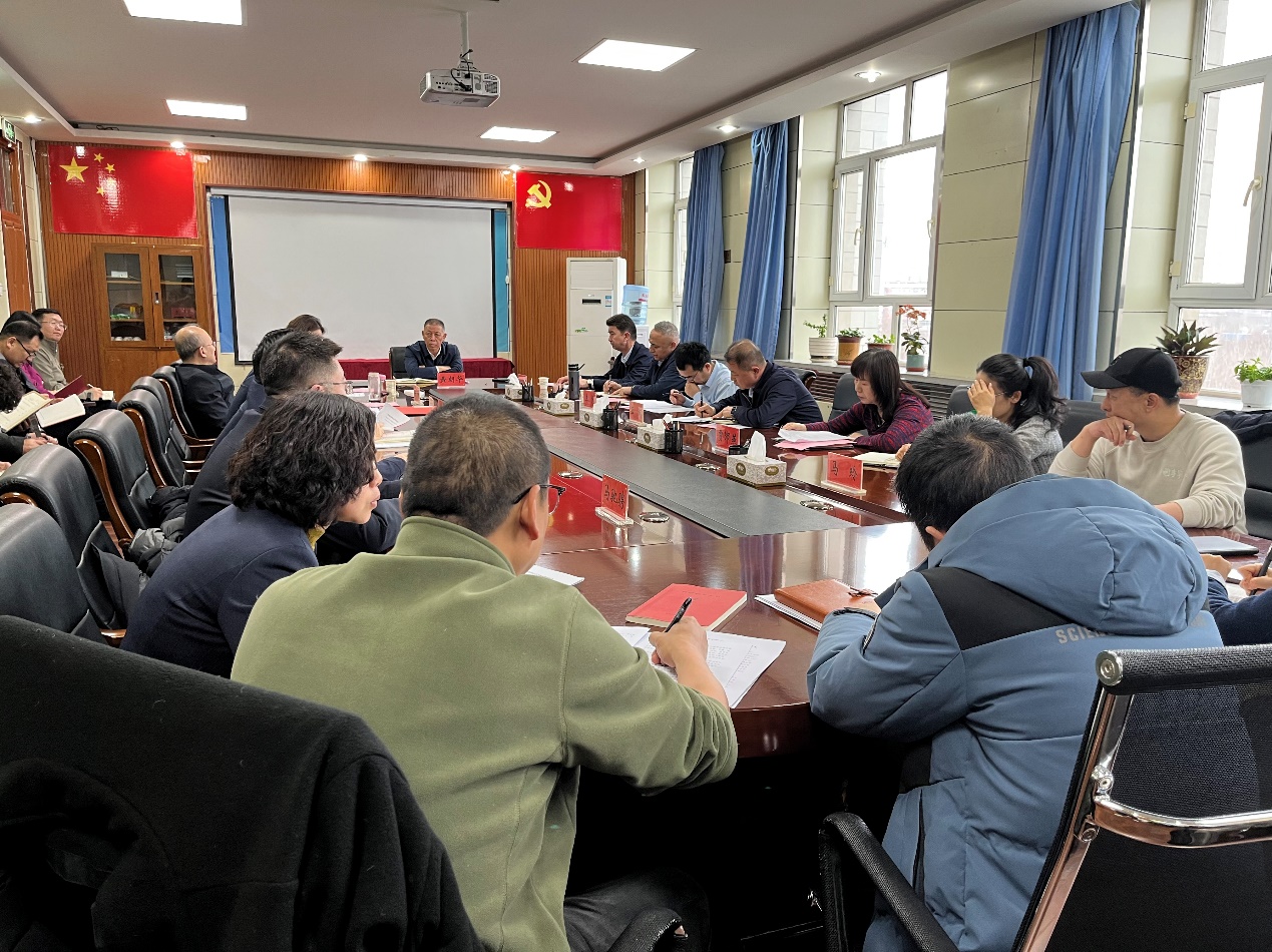 我校召开安全稳定工作研判会议