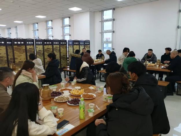 聚焦师生诉求 优化服务质量——我校后勤综合服务中心召开伙食管理委员会座谈会