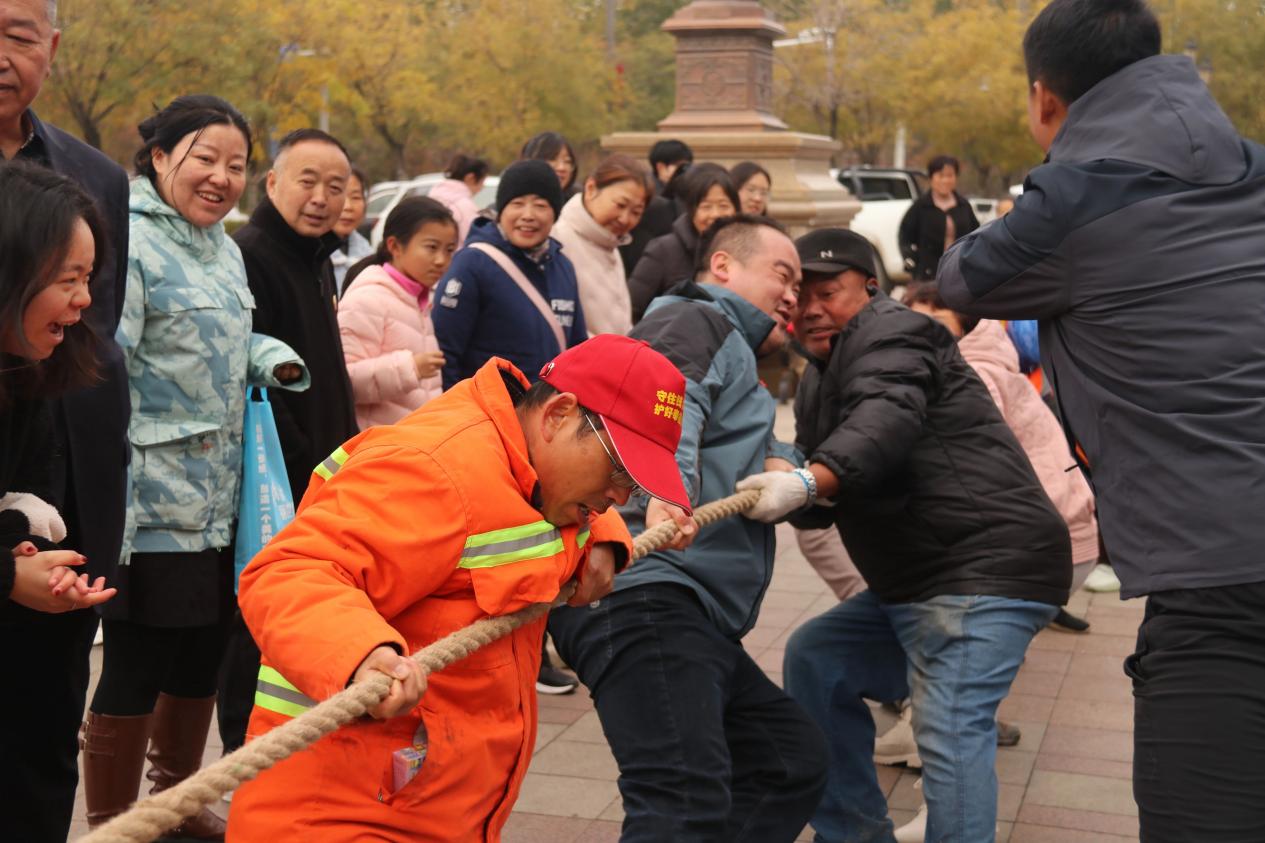 常州街片区管委会联合我校公共管理学院参与“运动促奋进 活力常州街”首届全民趣味运动会
