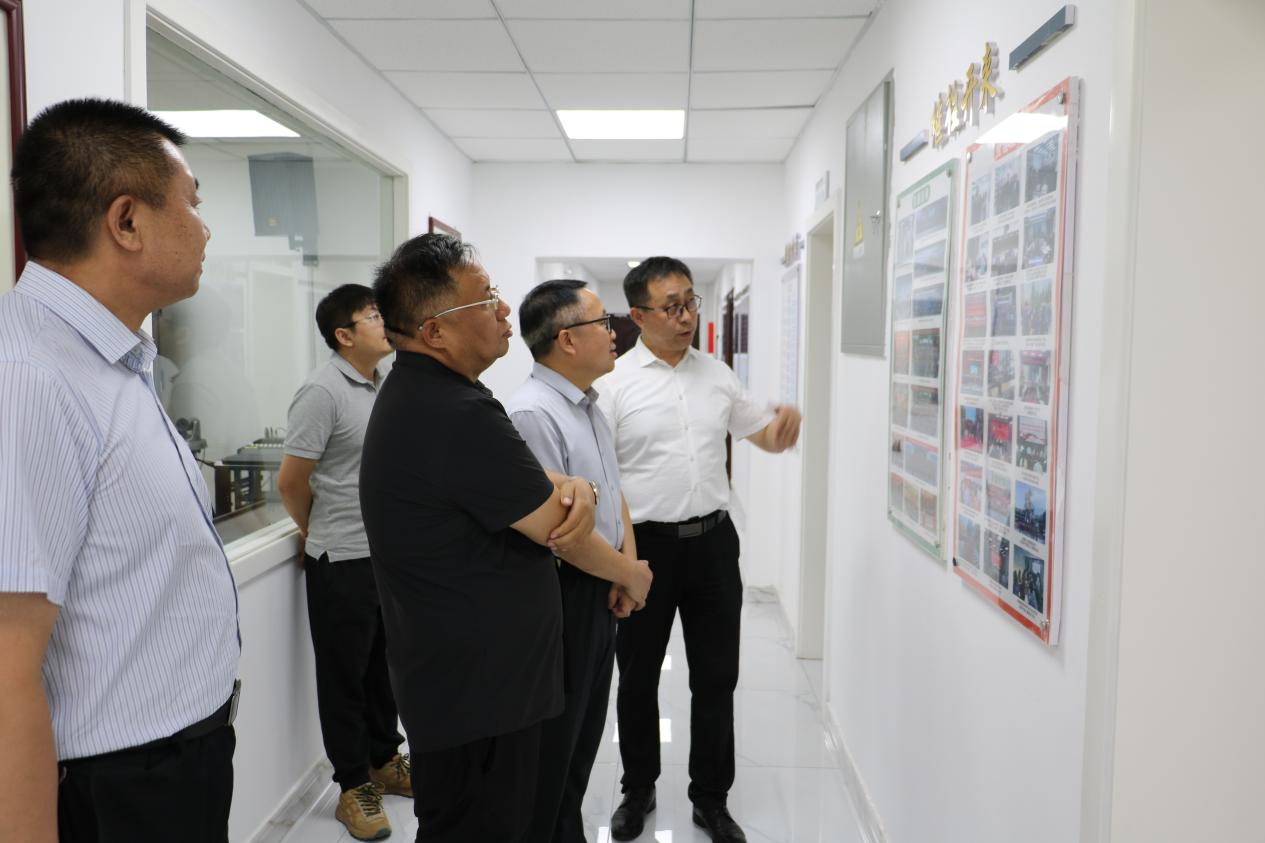 推进兵地产教融合 共促法治人才培养——我校马克思主义学院与兵团律师协会签订卓越人才培养合作协议